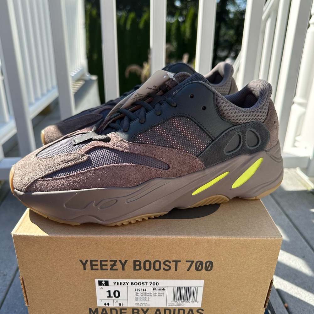 adidas Yeezy Boost 700 mauve